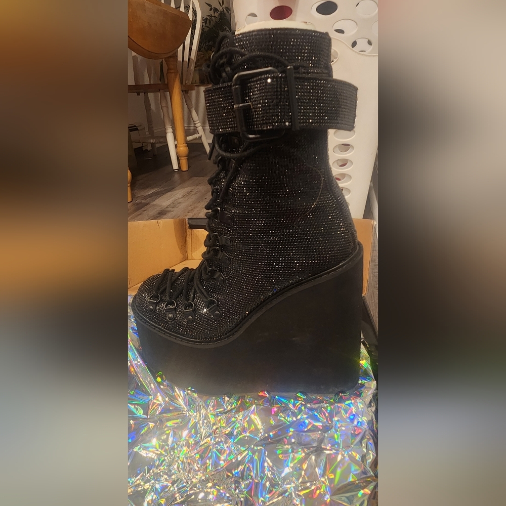 Crystal Traitor Boots - Black